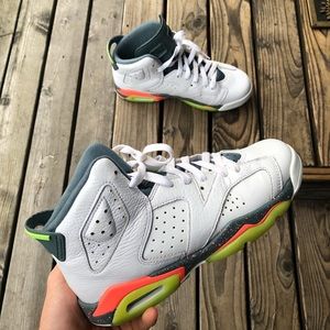 Jordan 6 Bright Mango